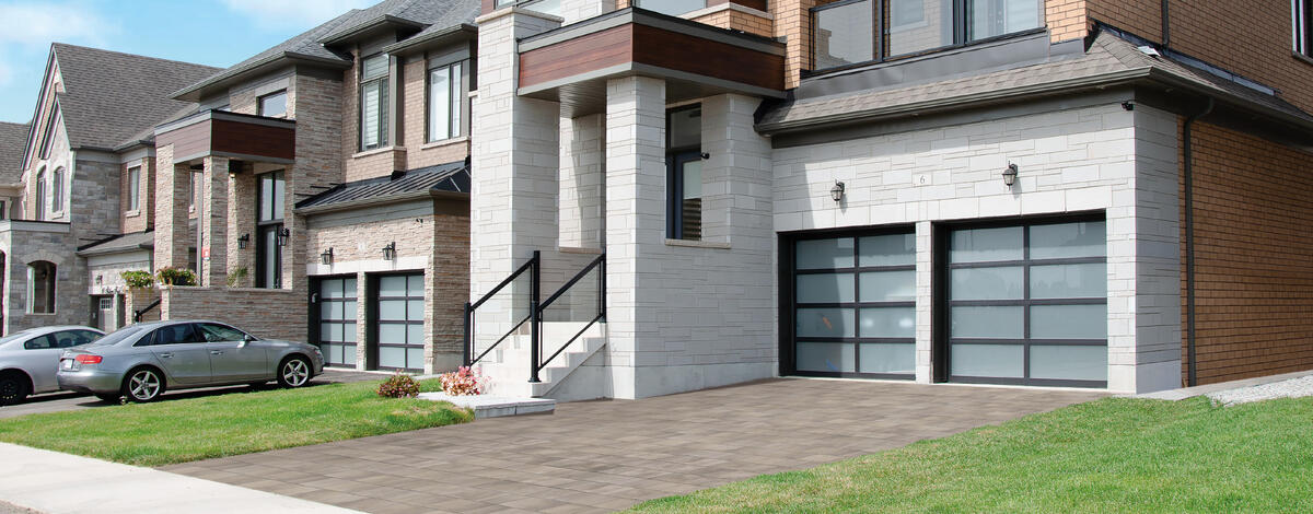 House using Molina 80mm, Sahara and Contempo PRP products from Brampton Brick