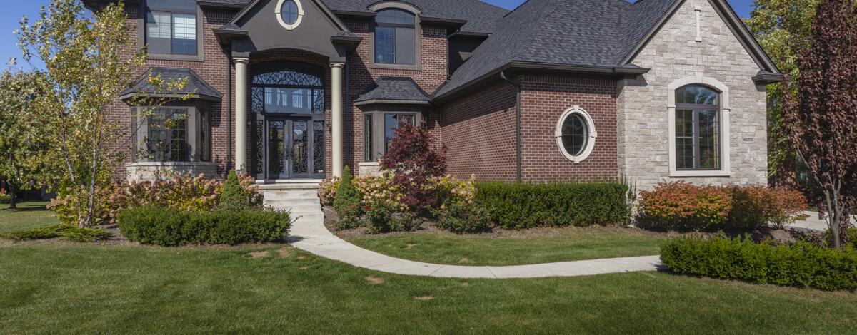 House using Vivace and Crossroads Series products from Brampton Brick