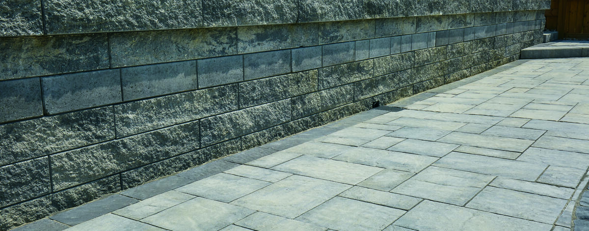 Walkway using Proterra™ Split, Proterra™ Smooth and Villanova products from Brampton Brick