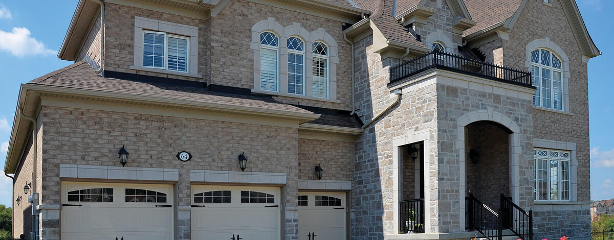 House using Legacy Series and Vivace products from Brampton Brick