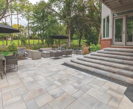Patio using Nueva® Slab from Oaks Landscape Products