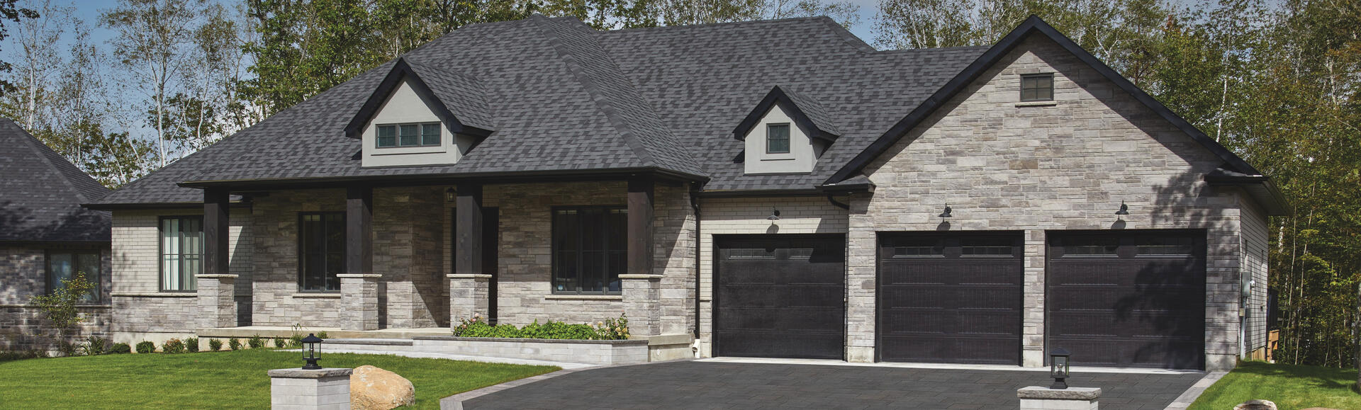 House using stone products from Brampton Brick