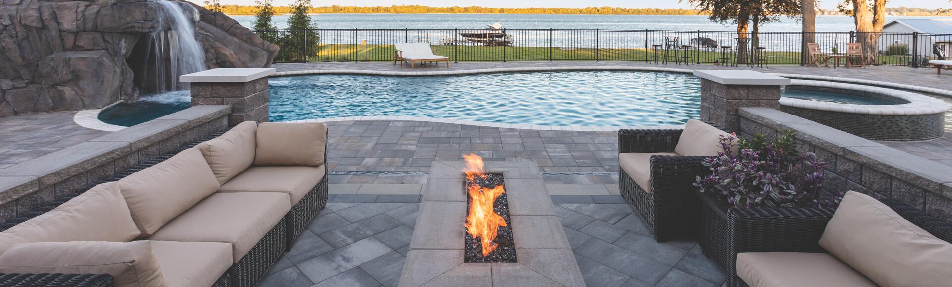 Patio with pool using Molina and Ortana products from Oaks 